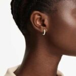 Dextera hoop earrings Pavé, Mini, White, 18K gold finish - Image 2