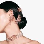 Gema hair clip Crystal pearl, Mixed cuts, Flower, Pink, Gold-tone plated - Image 2