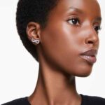 Hyperbola stud earrings Infinity, White, Rhodium plated - Image 2