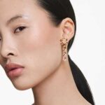 Idyllia drop earrings Mixed cuts, Flower, Multicoloured, 18K gold finish - Image 2