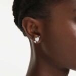 Idyllia stud earrings Mixed cuts, Heart with arrow, White, Mixed metal finish - Image 2
