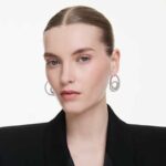 Matrix hoop earrings Baguette cut, Ribbon, White, Rhodium plated - Image 2
