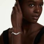 Swarovski Classica bangle Open, Round cut, White, Sterling silver - Image 2