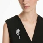 The Vienna Collection brooch Feather, White, Ruthenium plated - Image 2