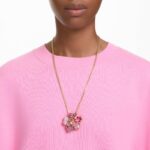 Idyllia pendant and brooch Pavé, Flower, Pink, 18K gold finish - Image 2