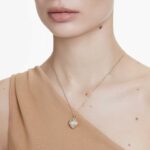 Idyllia pendant Crystal pearl, Shell, White, 18K gold finish - Image 7